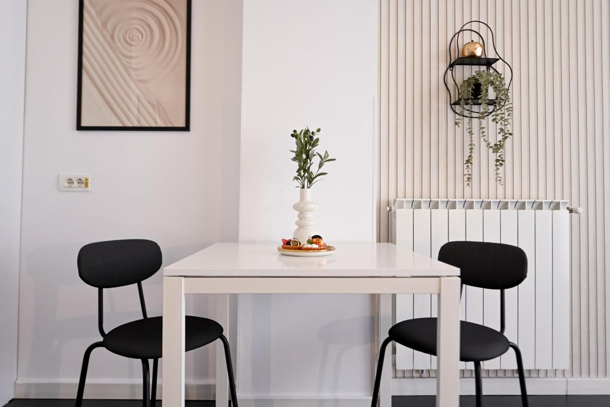 Urban Elegance - Stylish Central Accommodation Boekarest Buitenkant foto