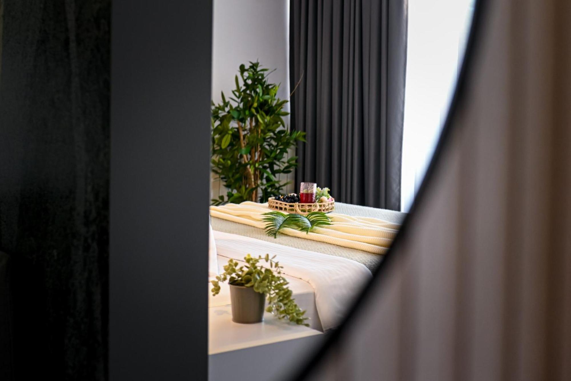 Urban Elegance - Stylish Central Accommodation Boekarest Kamer foto
