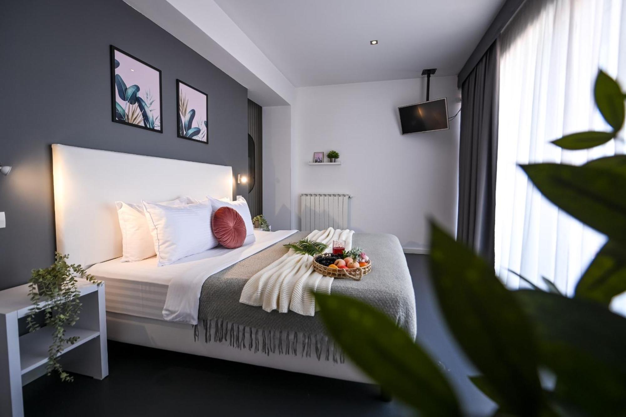 Urban Elegance - Stylish Central Accommodation Boekarest Kamer foto