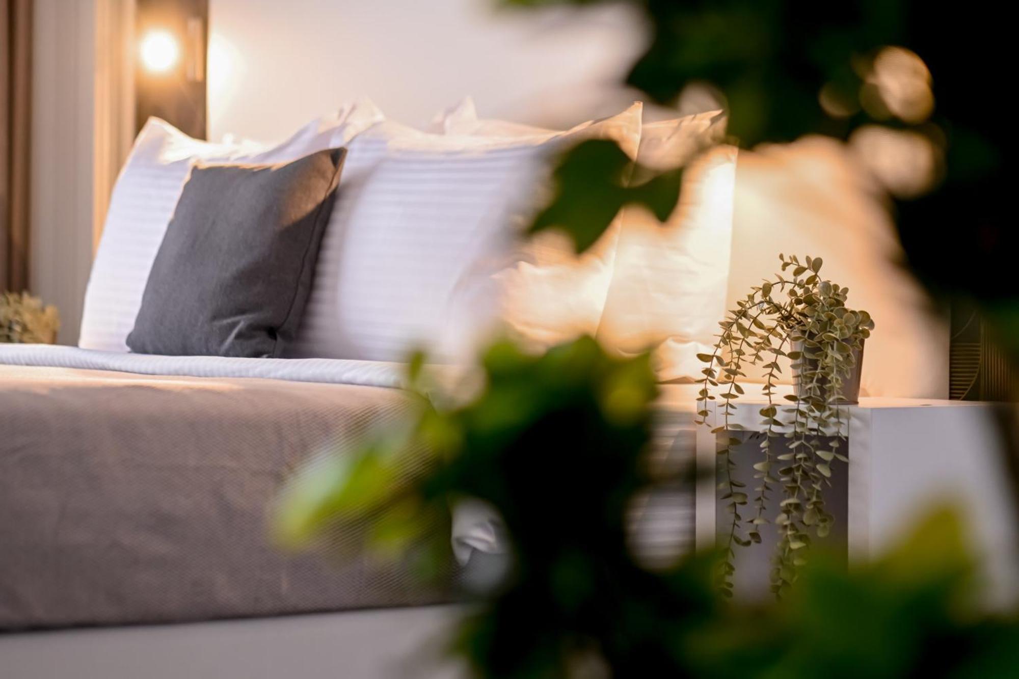 Urban Elegance - Stylish Central Accommodation Boekarest Kamer foto