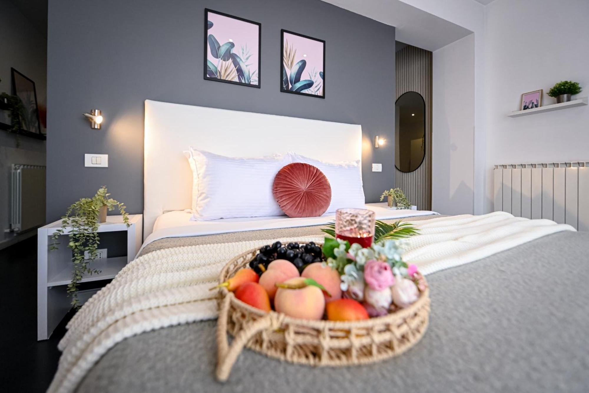Urban Elegance - Stylish Central Accommodation Boekarest Kamer foto