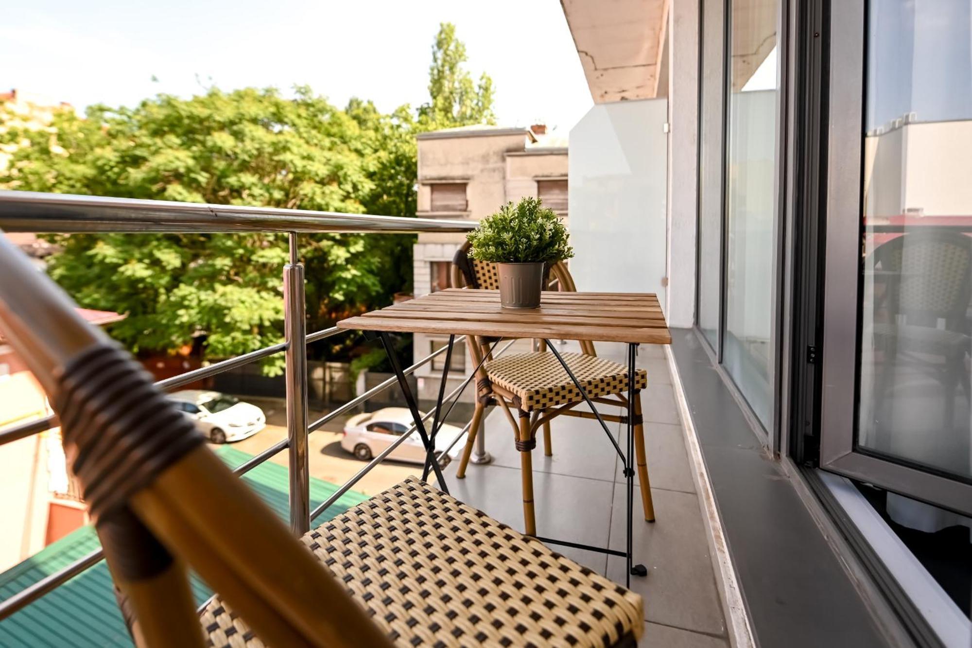 Urban Elegance - Stylish Central Accommodation Boekarest Kamer foto