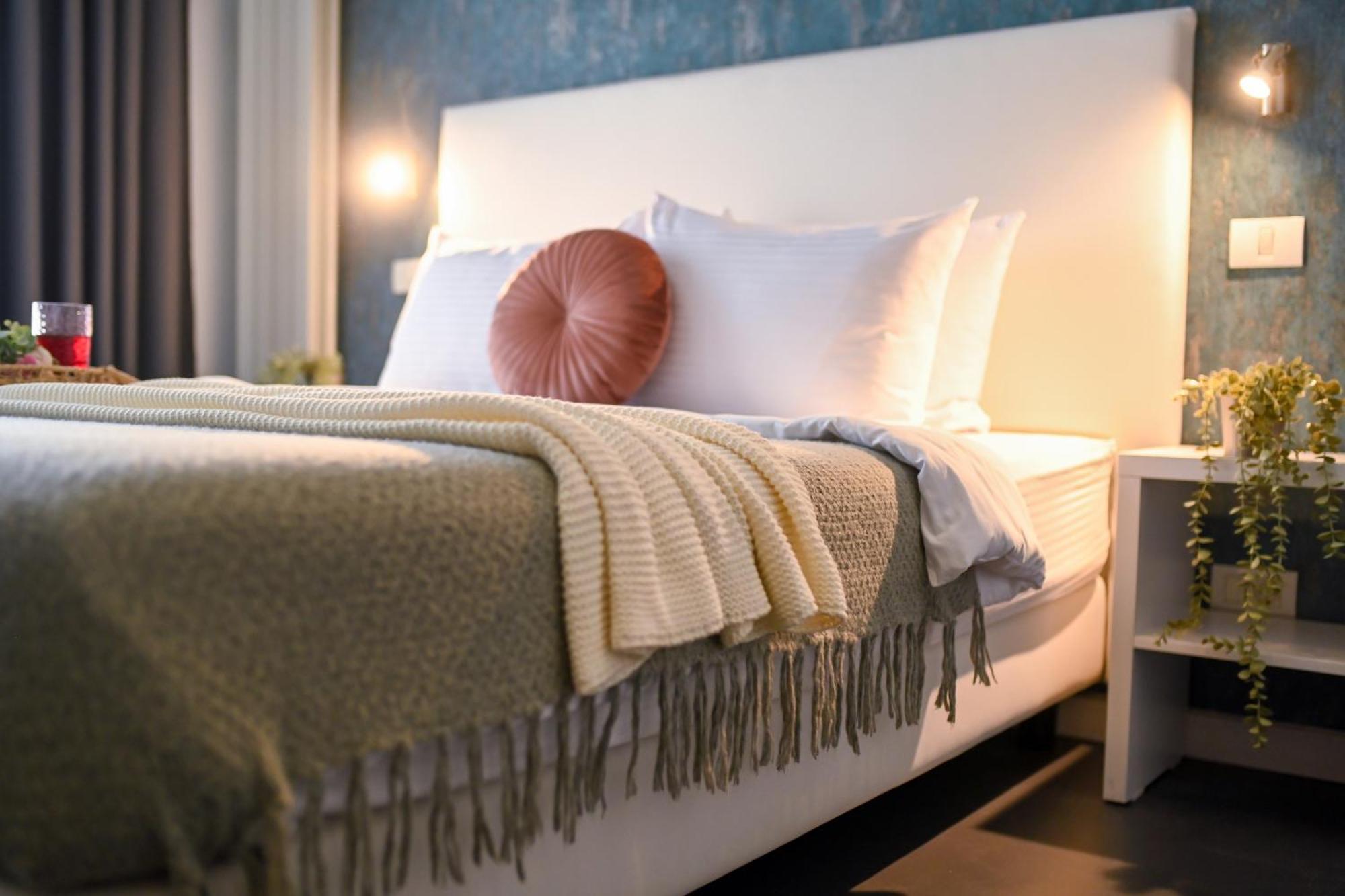 Urban Elegance - Stylish Central Accommodation Boekarest Kamer foto