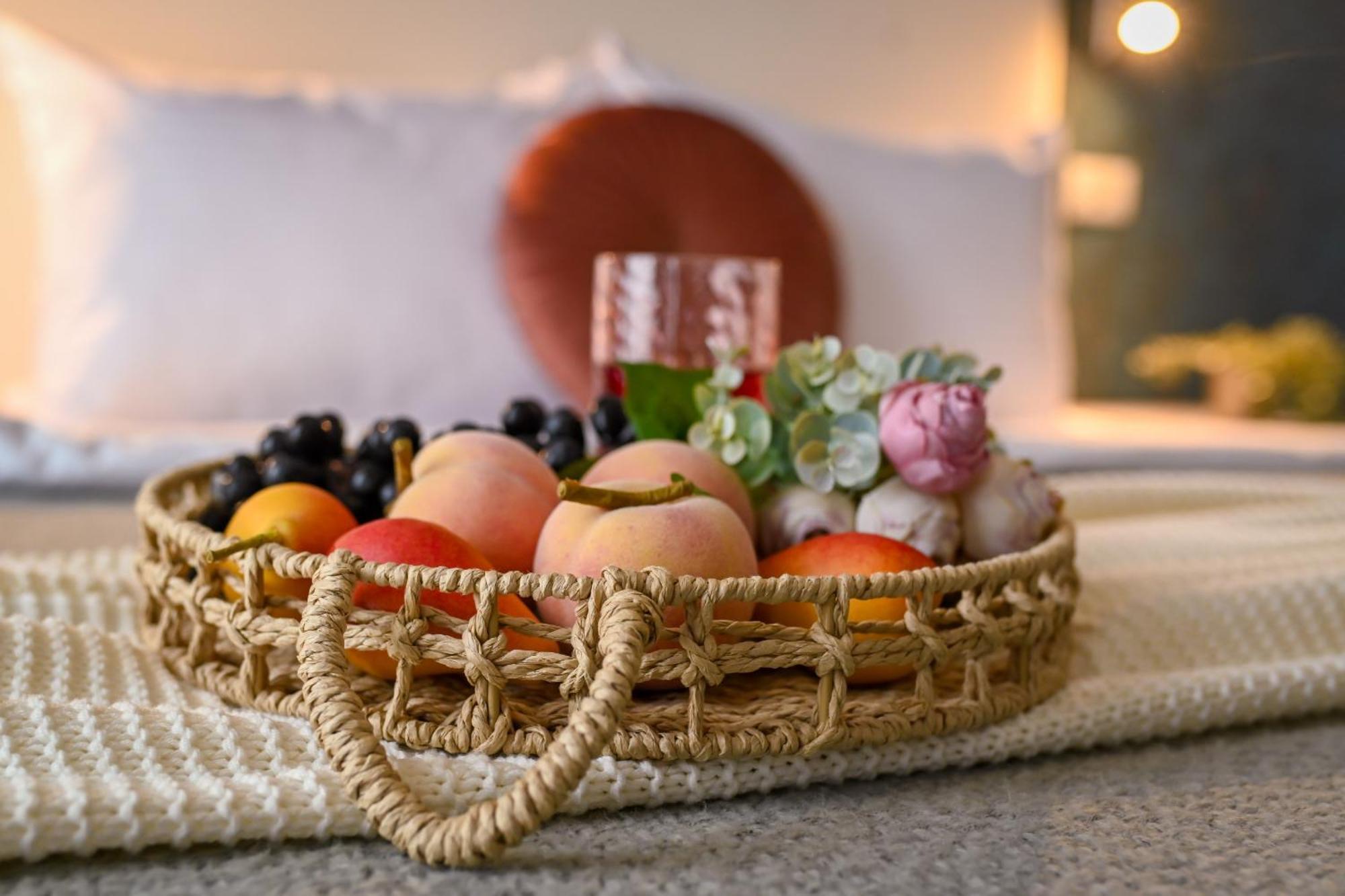 Urban Elegance - Stylish Central Accommodation Boekarest Kamer foto